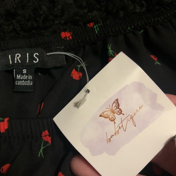 iris off shoulder top - Picture 3 of 3